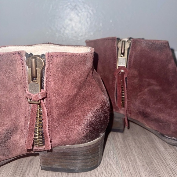 Freebird by Steven Onyx handcrafted bootie, in wine suede. - Picture 2 of 7